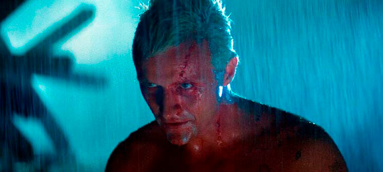Roy interpretado por Rutger Hauer contemplando seus últimos segundos em Blade Runner. Um dos personagens mais famosos dos anos 80. 