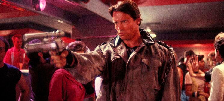 O Ciborgue T800 interpretado por Arnold Schwarzenegger em O Exterminador do Futuro. Um dos personagens mais famosos dos anos 80. 