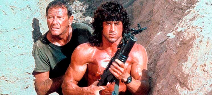 Rambo (Sylvester Stallone) resgatando o Coronel Trautman
