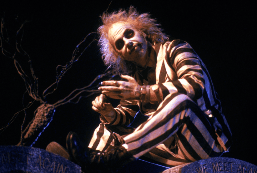 Michael Keaton como o personagem Beetlejuice no Filme: Os Fantasmas se Divertem (1988).Um dos personagens mais famosos dos anos 80.