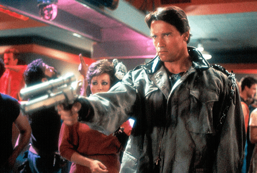 O Ciborgue T800 interpretado por Arnold Schwarzenegger em O Exterminador do Futuro. Um dos personagens mais famosos dos anos 80.