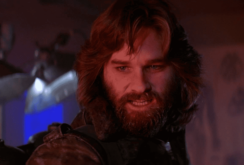 O Alienígena sendo observado liderado por MacReady (Kurt Russel) no filme O Enigma do Outro Mundo. Um dos personagens mais famosos dos anos 80.