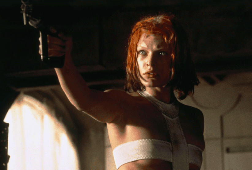 Leeloo (Milla Jovovich) com cara de triste em O Quinto Elemento. 30 personagens femininas que marcaram a história do cinema