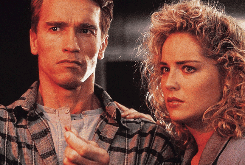 Arnold Schwarzenegger no filme O Vingador do Futuro (1990). Em uma lista 30 filmes indispensáveis da carreira.