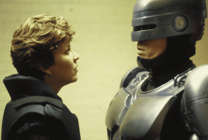 Lewis (Nancy Allen) feriada em RoboCop - O Policial do Futuro. 30 personagens femininas que marcaram a história do cinema