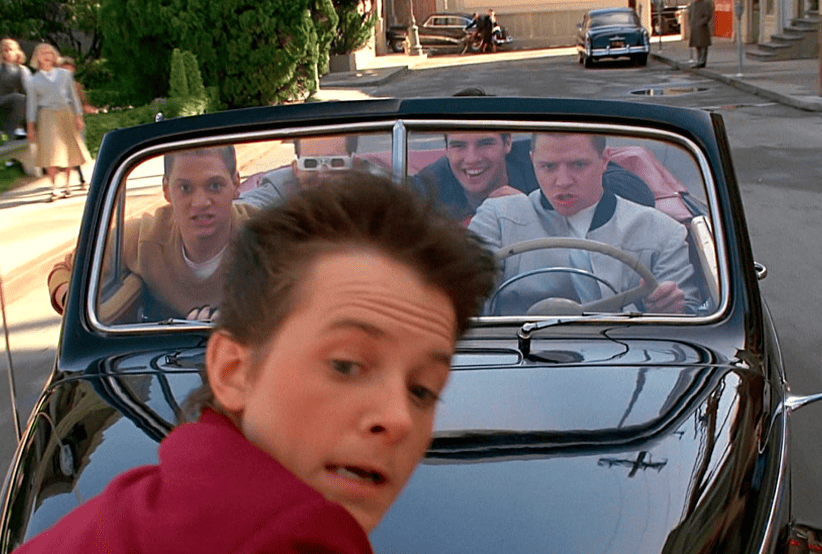 Michael J. Fox, Billy Zane, Thomas F. Wilson, J.J. Cohen e Casey Siemaszko em De Volta para o Futuro (1985). Lista que reúne curiosidades sobre  filme De Volta para o Futuro.