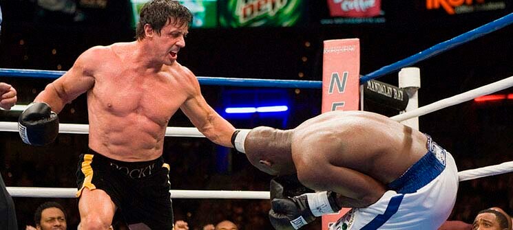 Rocky (Sylvester Stallone) no ringue lutando