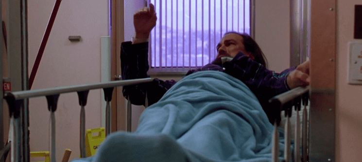 Lista com as mentiras contadas pelao cinema. Na imagem vemos Steven Seagal em Difícil de Matar (1990)