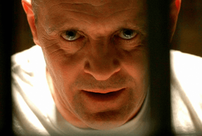 Anthony Hopkins no Filme: O Silêncio dos Inocentes (1991). Em uma lista que reúne os personagens mais importantes dos anos 90.