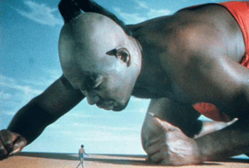 uma imagem assustadora d eum gênio gigante no filme O Ladrão de Bagdá, um dos clássicos em Efeitos especiais e visuais.