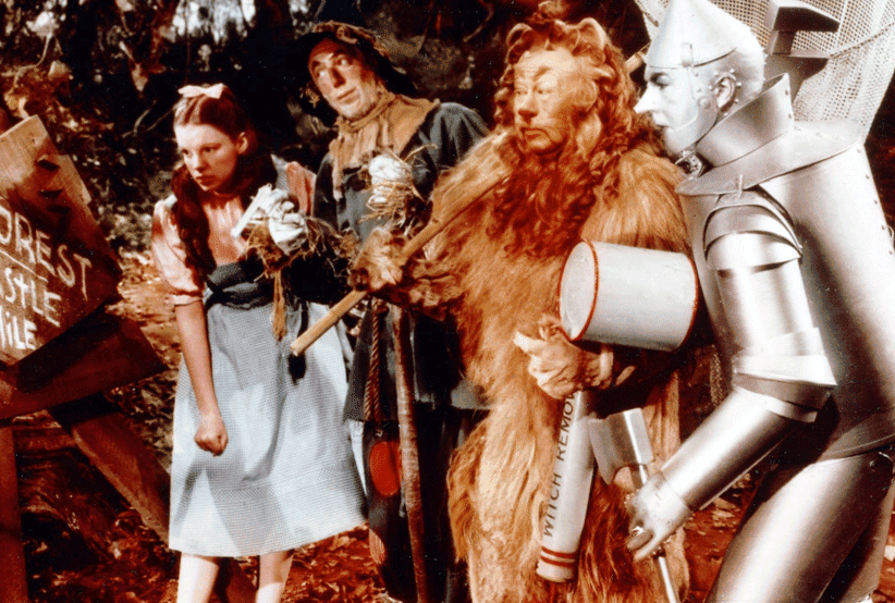 Dorothy, Bruxa Má do Oeste e a Bruxa boa em uma discussão no filme O Mágico de Oz, um dos clássicos em Efeitos especiais e visuais.