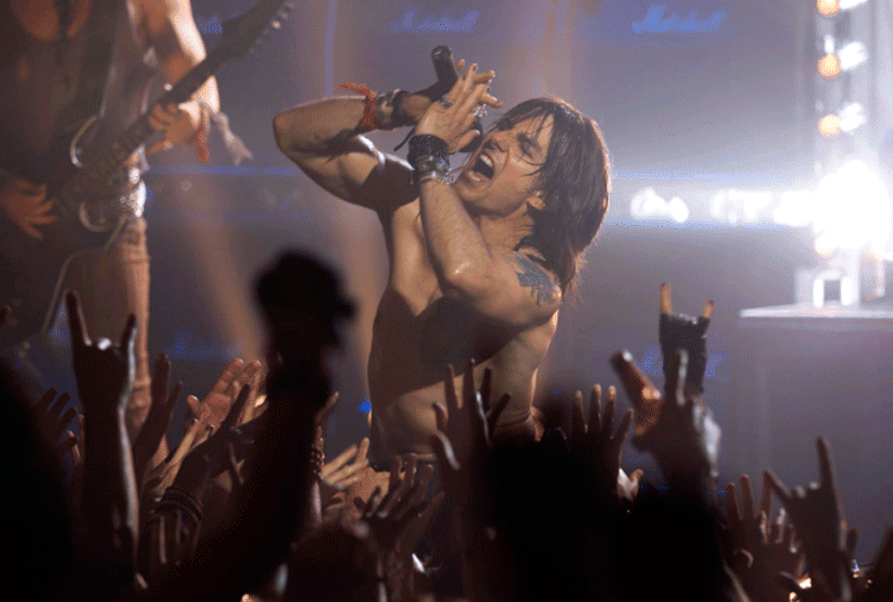 Tom Cruise no filme Rock of Ages. Em uma lista com os filmes de Tom Cruise.
