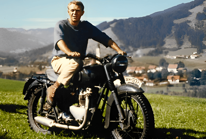 Triumph TR6 Trophy Bird, Steve McQueen no filme Fugindo do Inferno (1963), em uma lista que reúne As motos mais incríveis do cinema.