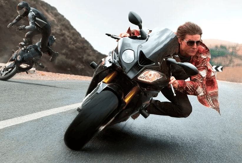 BMW S1000RR, Missão: Impossível - Nação Secreta (2015), em uma lista que reúne As motos mais incríveis do cinema.