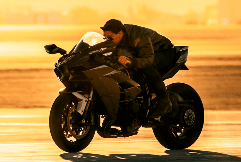 Kawasaki H2, Top Gun: Maverick (2022), em uma lista que reúne As motos mais incríveis do cinema.