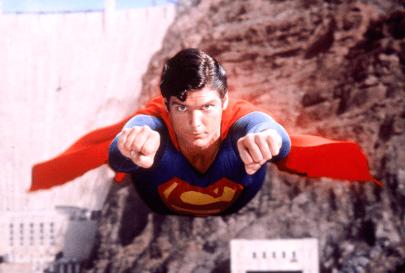 Christopher Reeve como Superman, no filme Superman: O Filme.