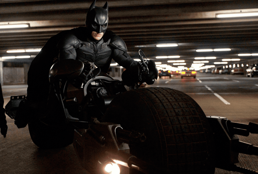 BAT-POD, Batman: O Cavaleiro das Trevas (2008), em uma lista que reúne As motos mais incríveis do cinema.