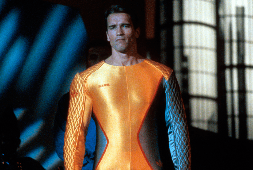 Arnold Schwarzenegger no filme O Sobrevivente (1987). Em uma lista 30 filmes indispensáveis da carreira.