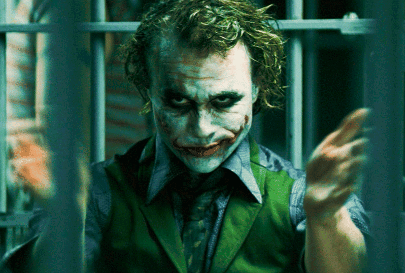 Heath Ledger como Coringa, no filme O Cavaleiro das Trevas