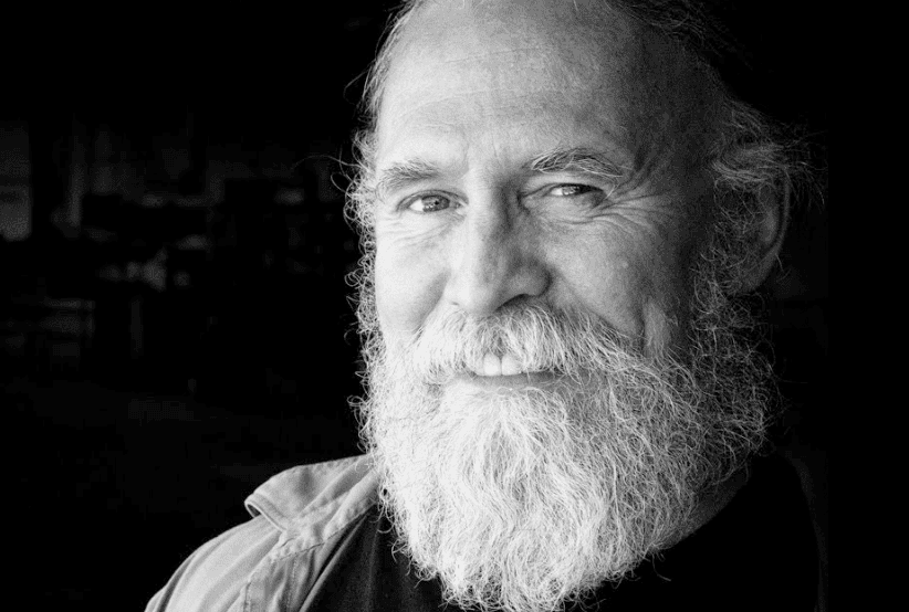 Billy Bryan é descrito como um "mestre fabricador de criaturas". Os verdadeiros monstros do cinema