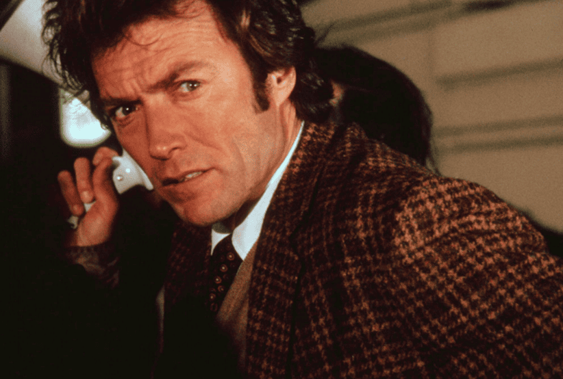 Clint Eastwood como Harry Callahan no filme Perseguidor Implacável, em uma lsita com os 30 personagens mais famosos dos anos 70.