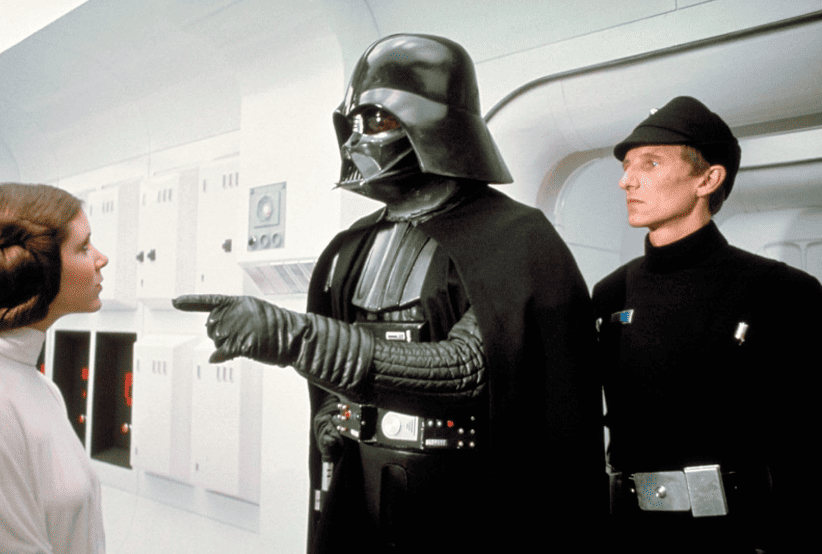 James Earl Jones como Darth Vader no filme Star Wars: Episódio IV - Uma Nova Esperança (1977), em uma lsita com os 30 personagens mais famosos dos anos 70.