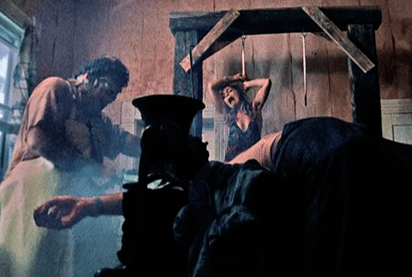 Gunnar Hansen, Teri McMinn e William Vail em O Massacre da Serra Elétrica (1974)