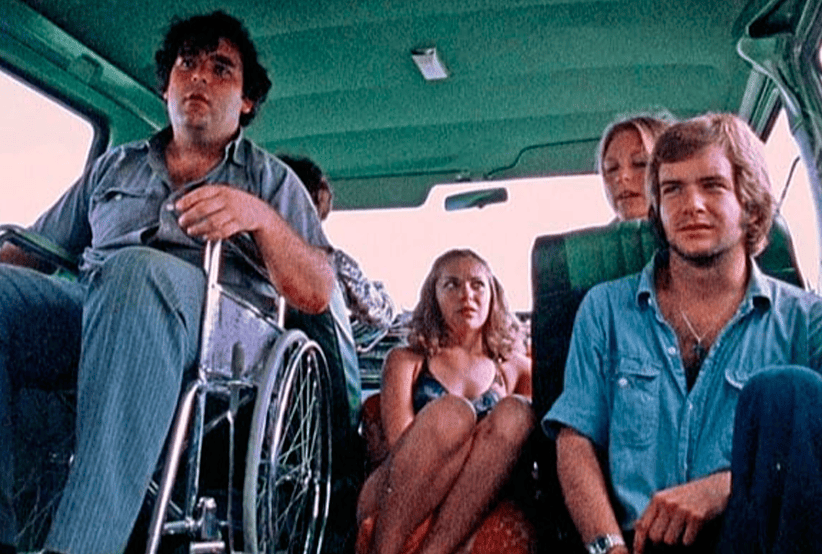 Marilyn Burns, Teri McMinn, Paul A. Partain e William Vail em O Massacre da Serra Elétrica (1974)
