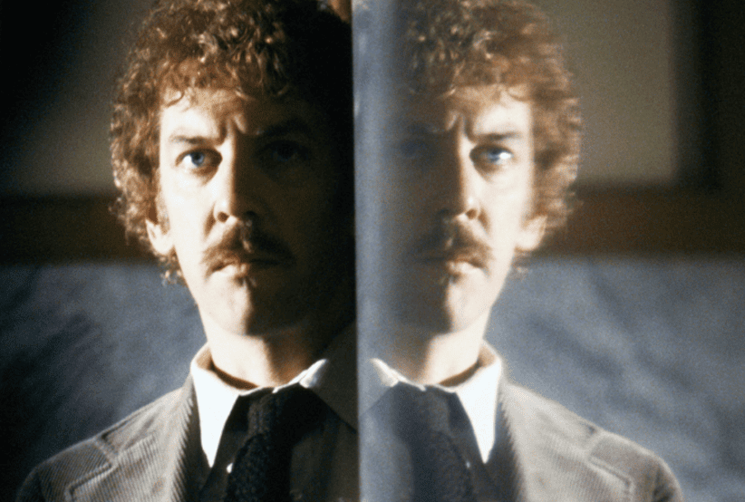 Donald Sutherland no filme Invasores de Corpos (1978), em uma lsita com os 30 personagens mais famosos dos anos 70.