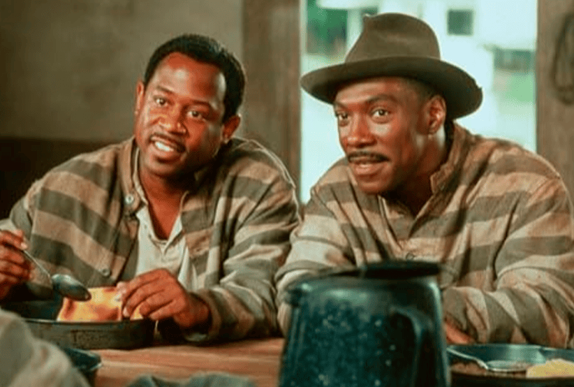 Eddie Murphy e Martin Lawrence em Até que a fuga os separe. Em uma lista que reúne os melhores filmes de Eddie Murphy.