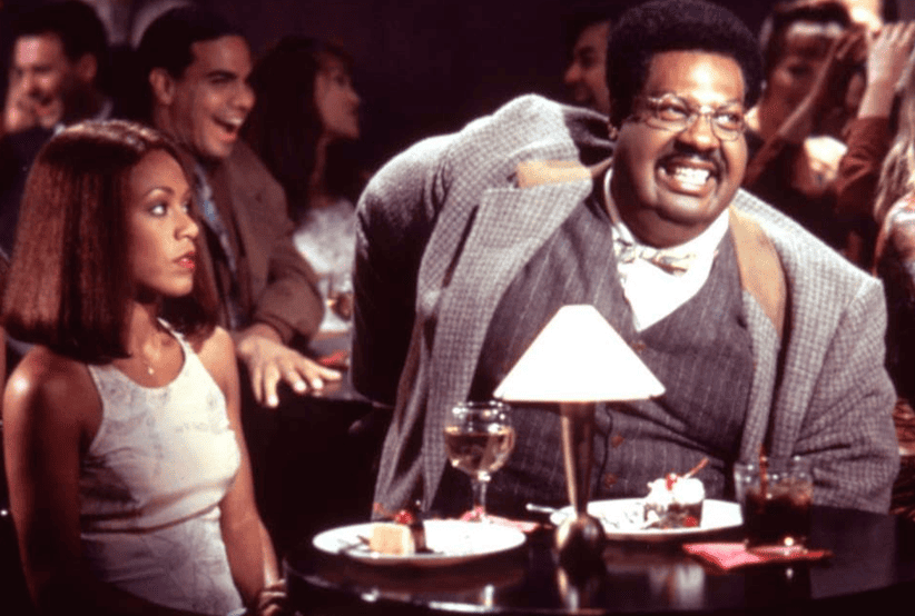 Eddie Murphy e Jada Pinkett Smith no filme O Professor Aloprado. Em uma lista que reúne os melhores filmes de Eddie Murphy.
