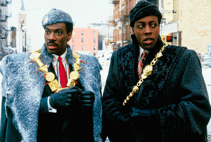 Eddie Murphy and Arsenio Hall em Um Príncipe em Nova York (1988). Em uma lista que reúne os melhores filmes de Eddie Murphy.