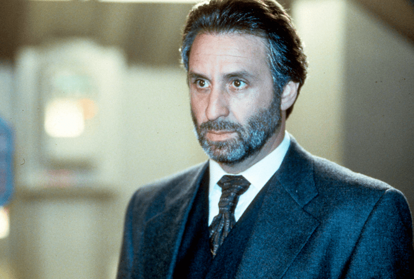 Ron Silver, o senador Aaron McComb em Timecop: O Guardião do Tempo