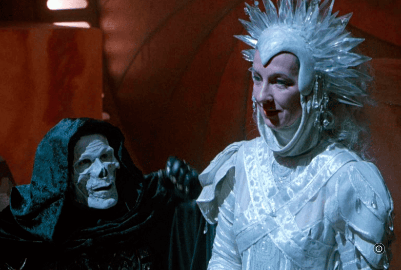 Frank Langella e Christina Pickles (Fenticeira) em Mestres do Universo