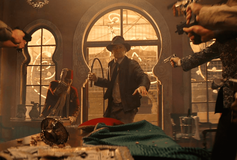 Cena de Indiana Jones e o Chamado do Destino. Indiana Jones: Tudo Sobre a Maior Franquia de Aventura do Cinema