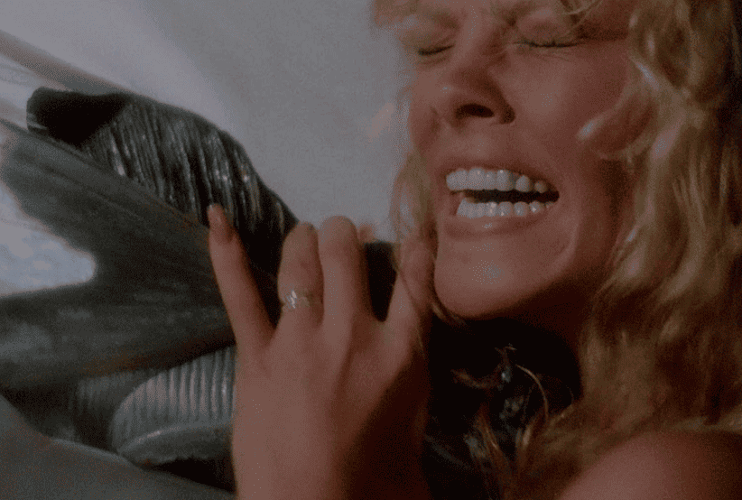 Piranha II: Assassinas Voadoras. Em uma lista que reune os filmes da carreira de James Cameron.