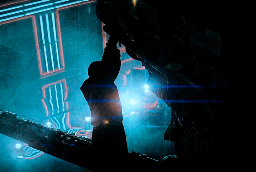 A trilha sonora de Blade Runner: quando Vangelis deu alma a um futuro decadente